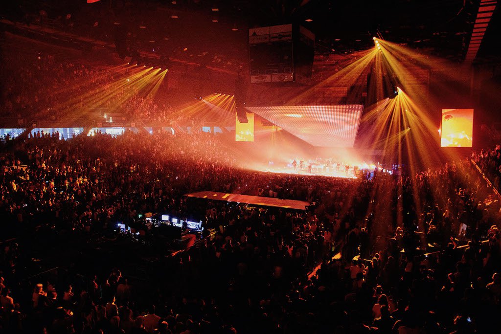 Hillsong United Supports Latest Album Tour with L-Acoustics - Church ...